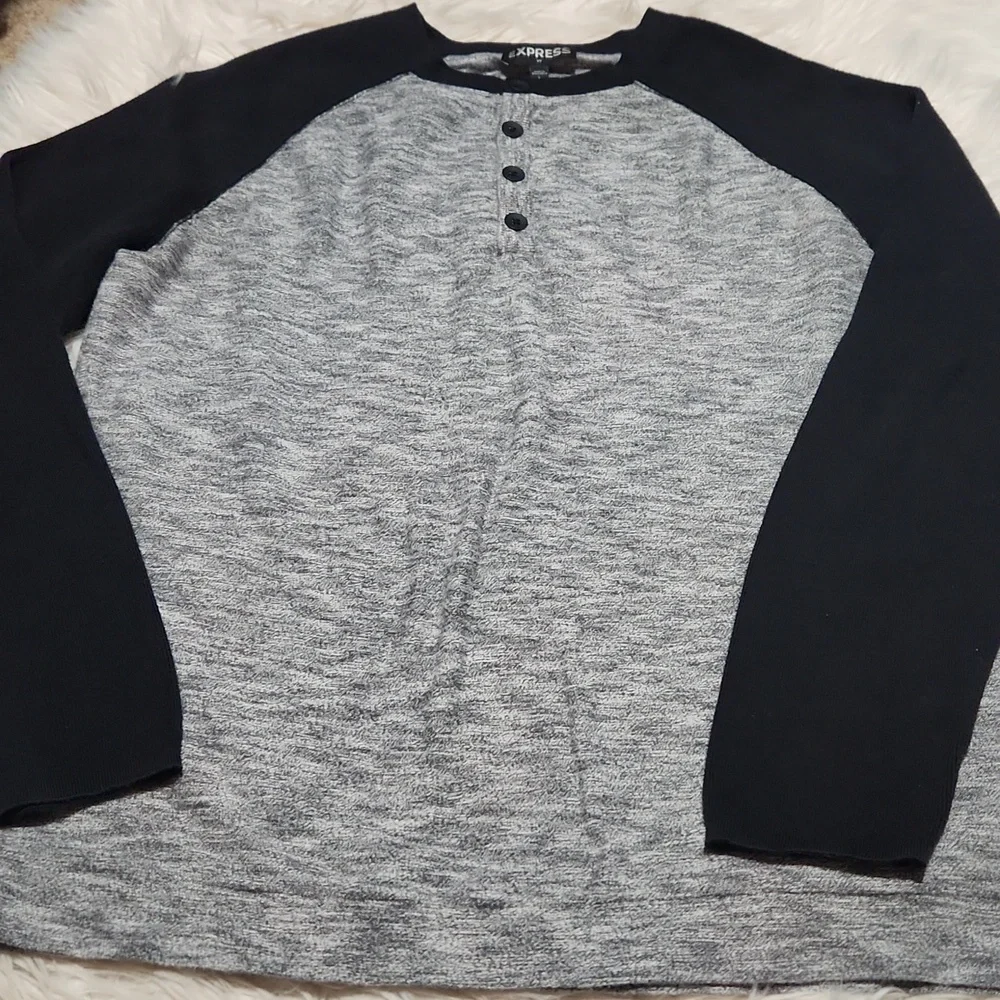 Express Mens Gray/black Henley Sweater- Large
